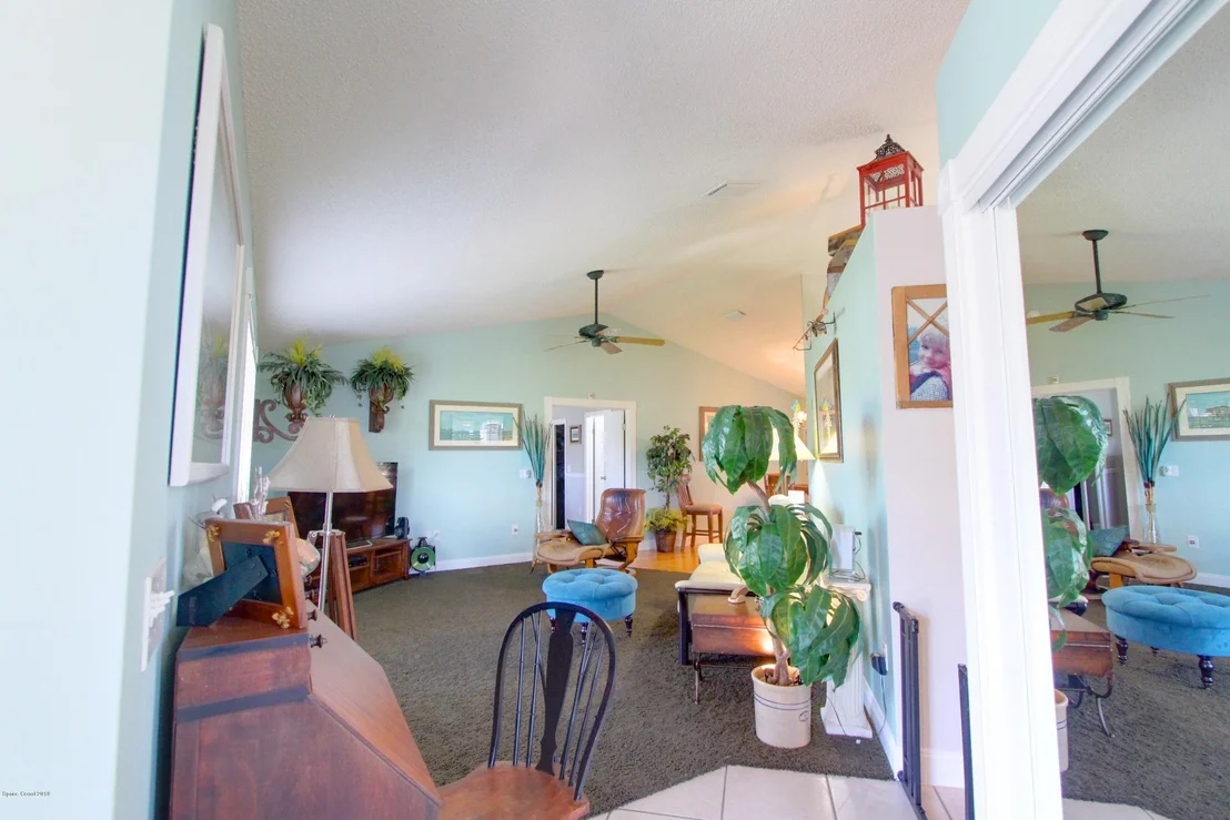 Photo of 1237 Lakeview Drive