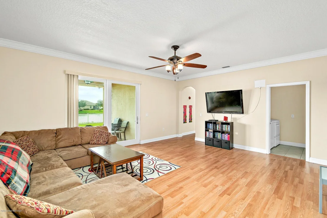 Photo of 1541 Bridgeport Circle
