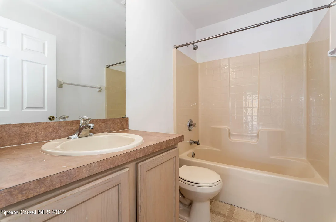 Photo of 1707 Elmhurst Circle SE