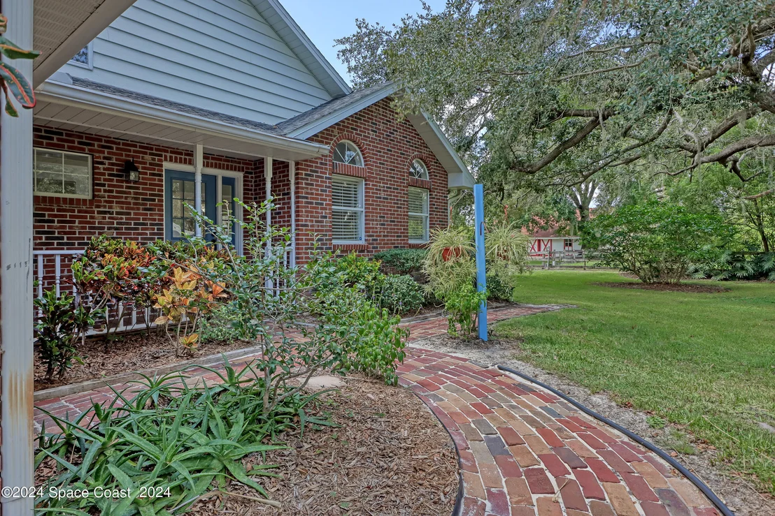 Photo of 3580 Burkholm Road