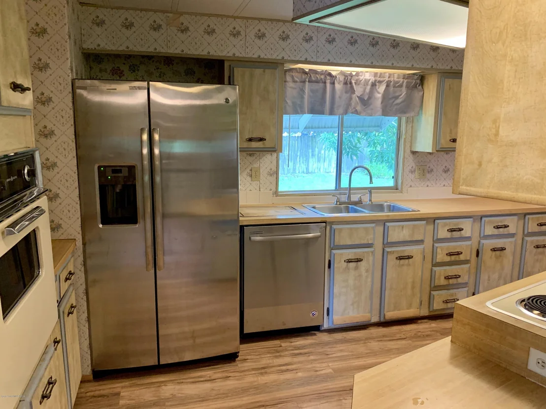 Photo of 2588 Haverhill Road NE