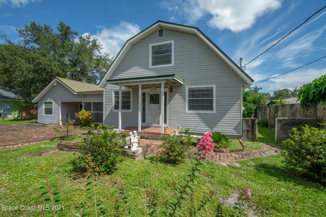 Photo of 4670 Robert Street