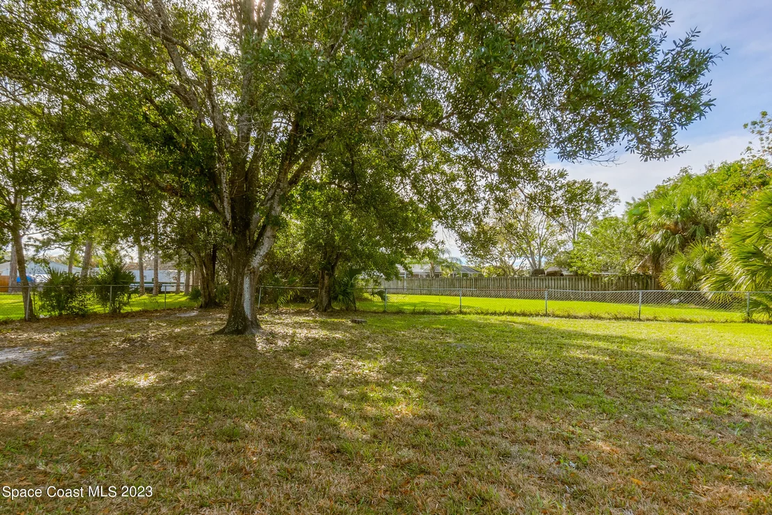 Photo of 1384 Ethel Circle NE