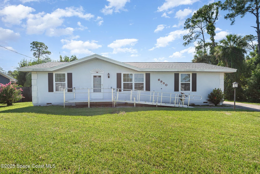 Photo of 6980 Bright Avenue