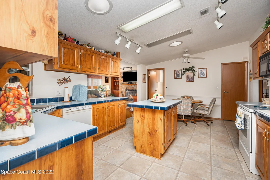 Photo of 4159 Hidden Lakes Drive