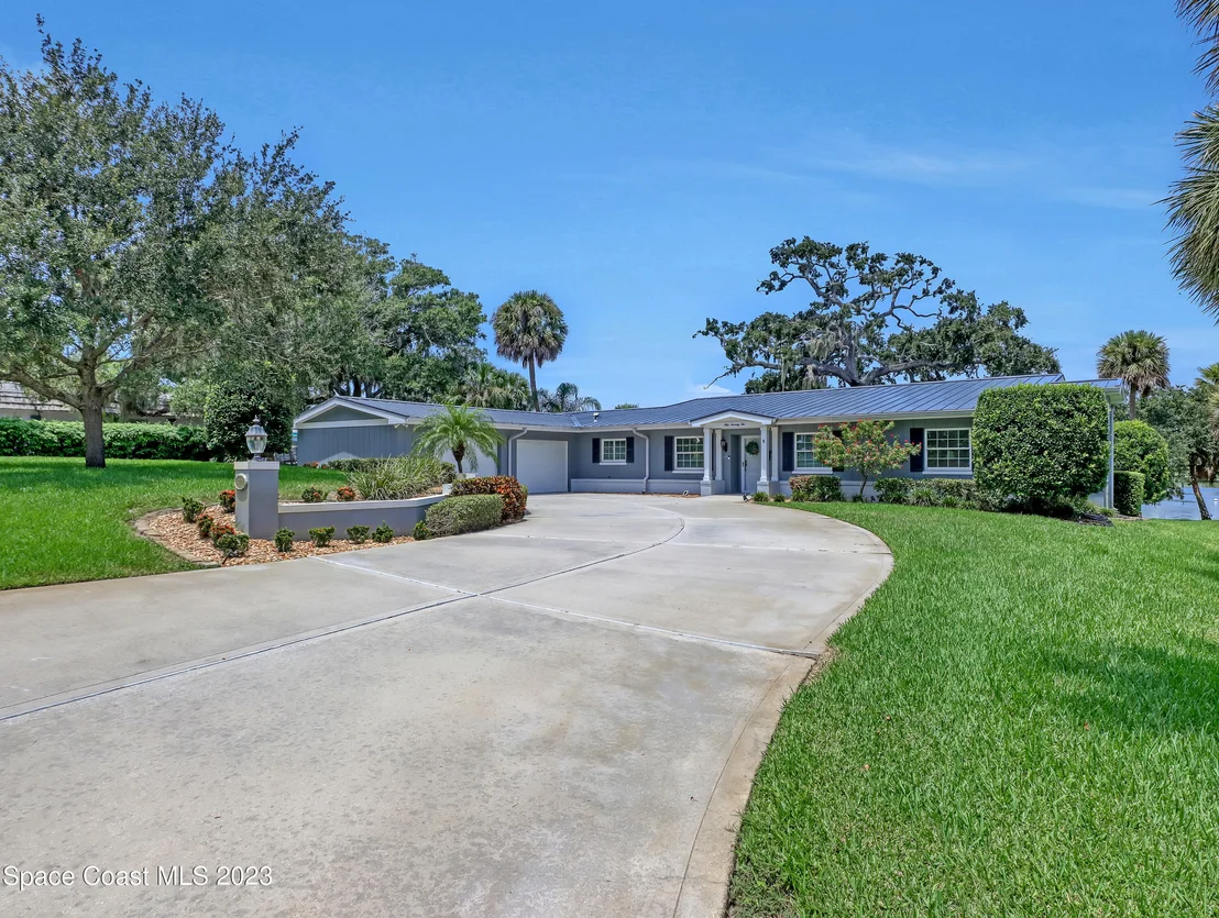 Photo of 972 W Whitmire Drive