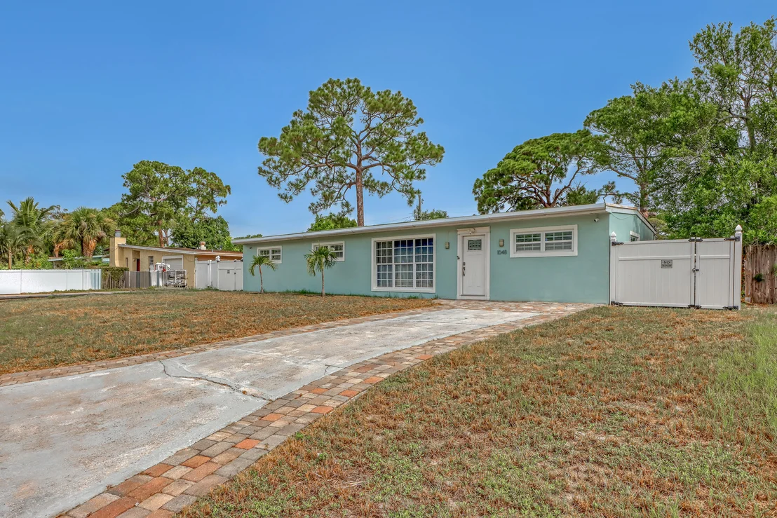 Photo of 1048 Azalea Lane