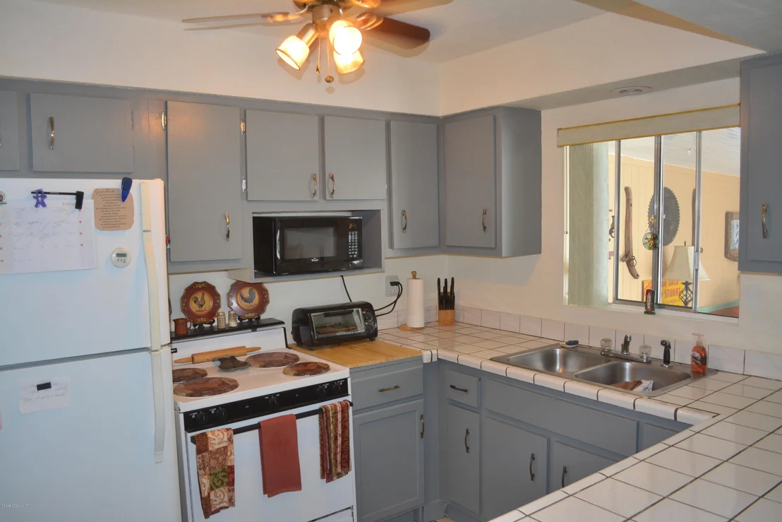 Photo of 960 Bacon Circle NE