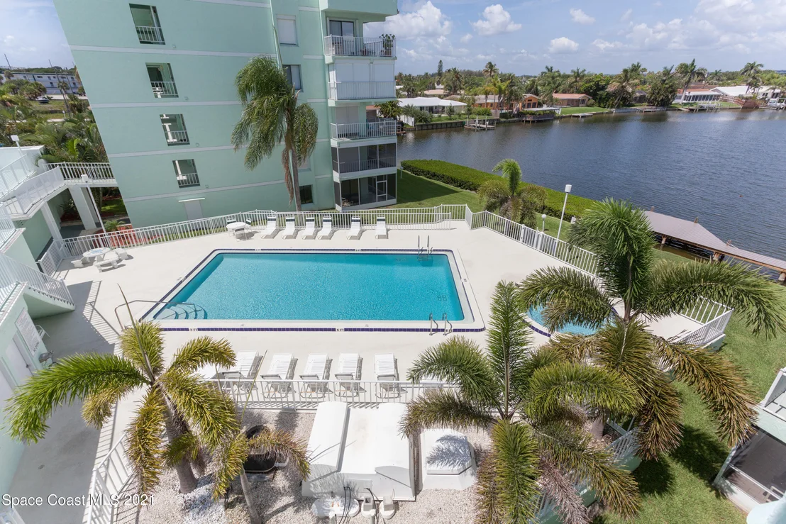 Photo of Unit 1104 at 1700 Commodore Boulevard