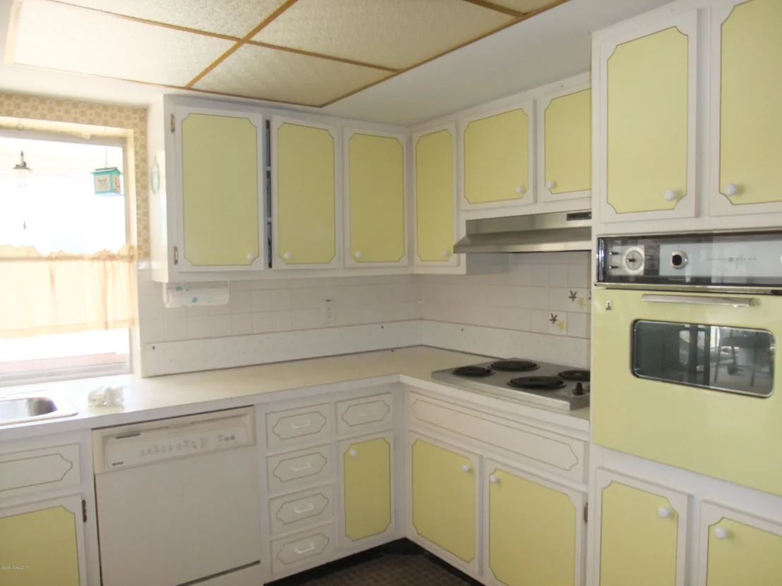 Photo of 484 Penguin Drive