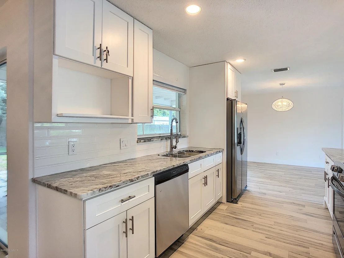 Photo of 304 N Roundtree Drive