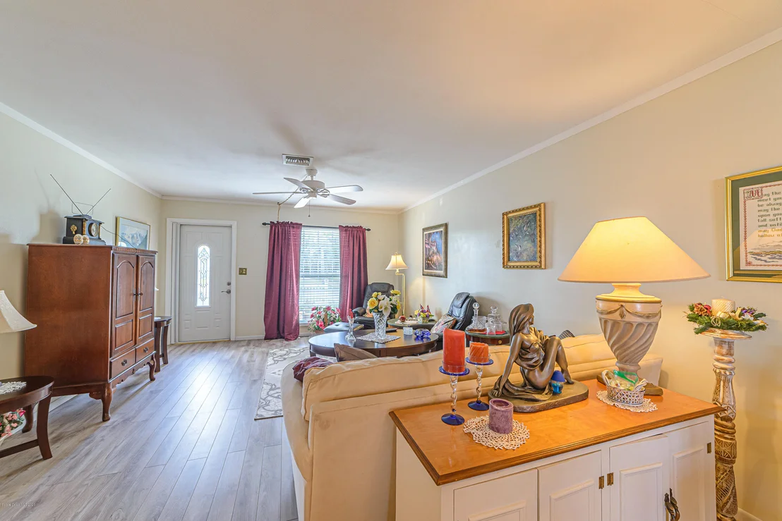Photo of 1023 Eyerly Lane NE
