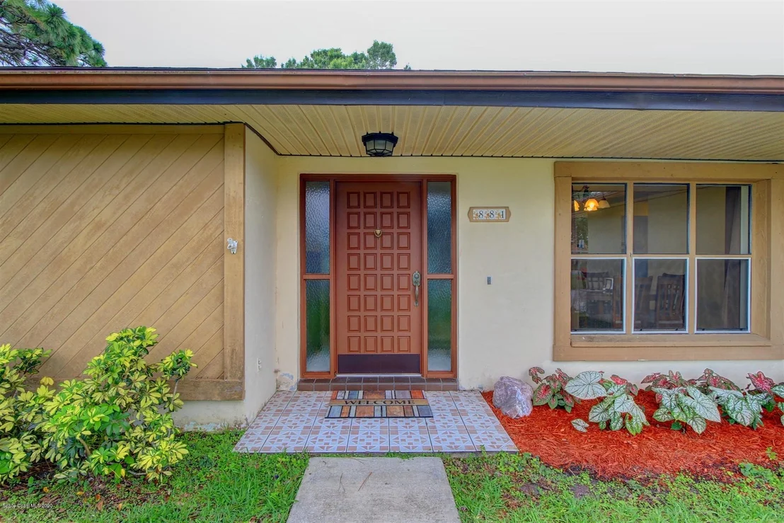 Photo of 881 Sunnybrook Lane