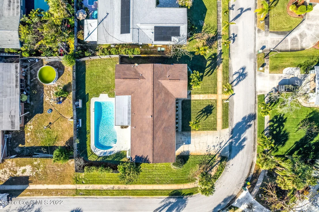 Photo of 644 N Robert Way