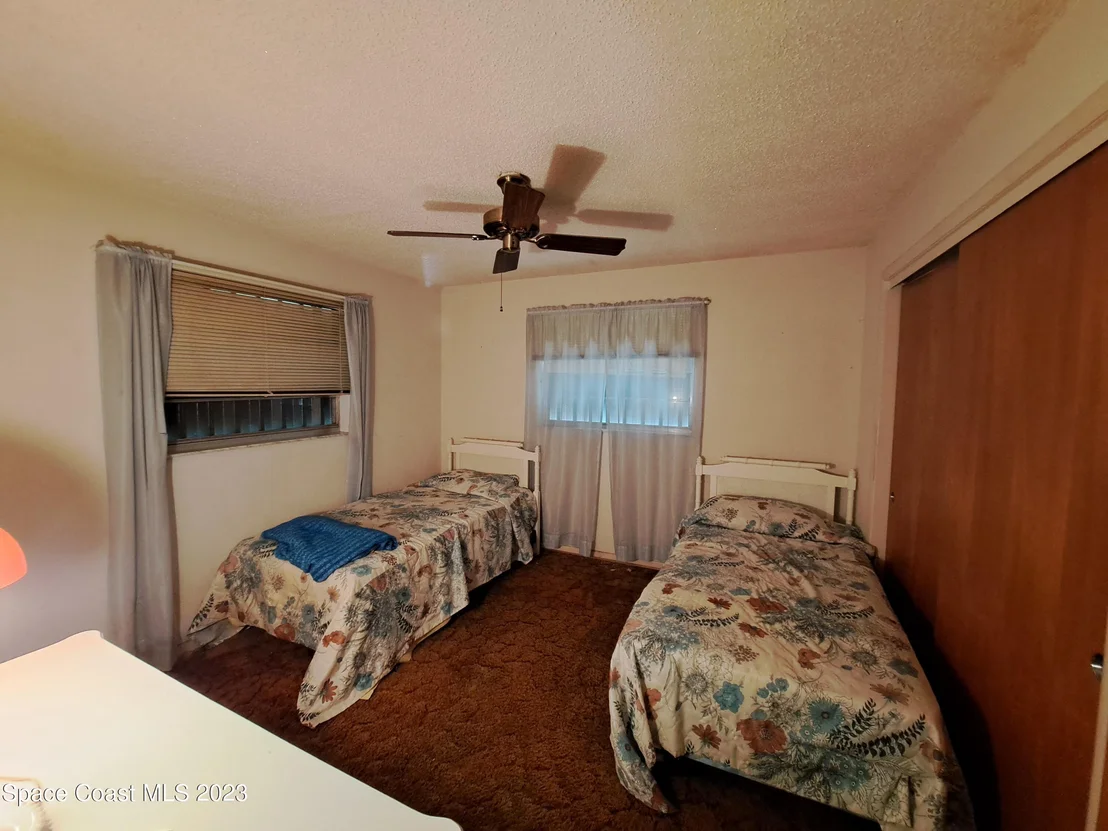 Photo of 925 Gulfstream Avenue