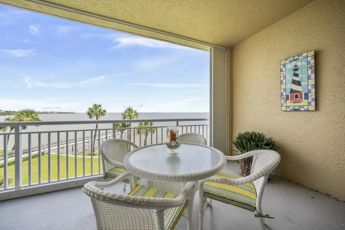Photo of Unit 302 at 4975 Dixie Highway NE