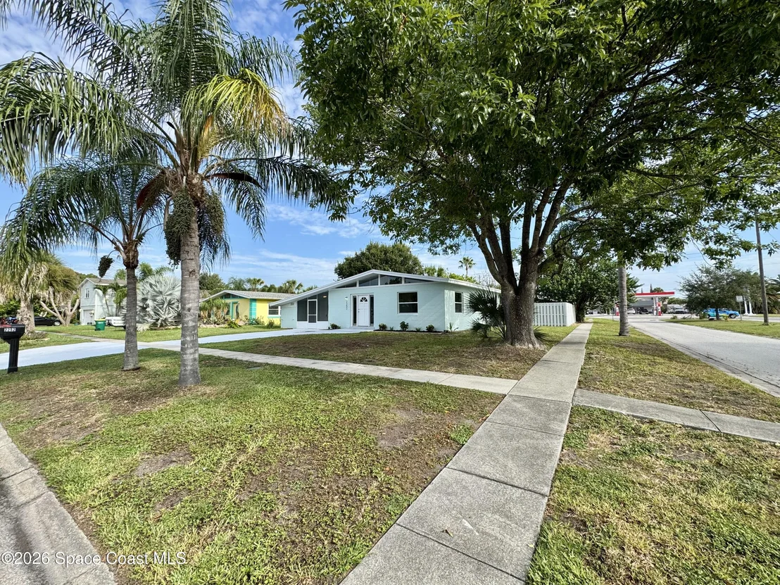 Photo of 2252 Laden Road