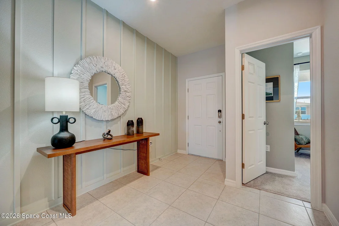 Photo of 1142 Banff Drive NE