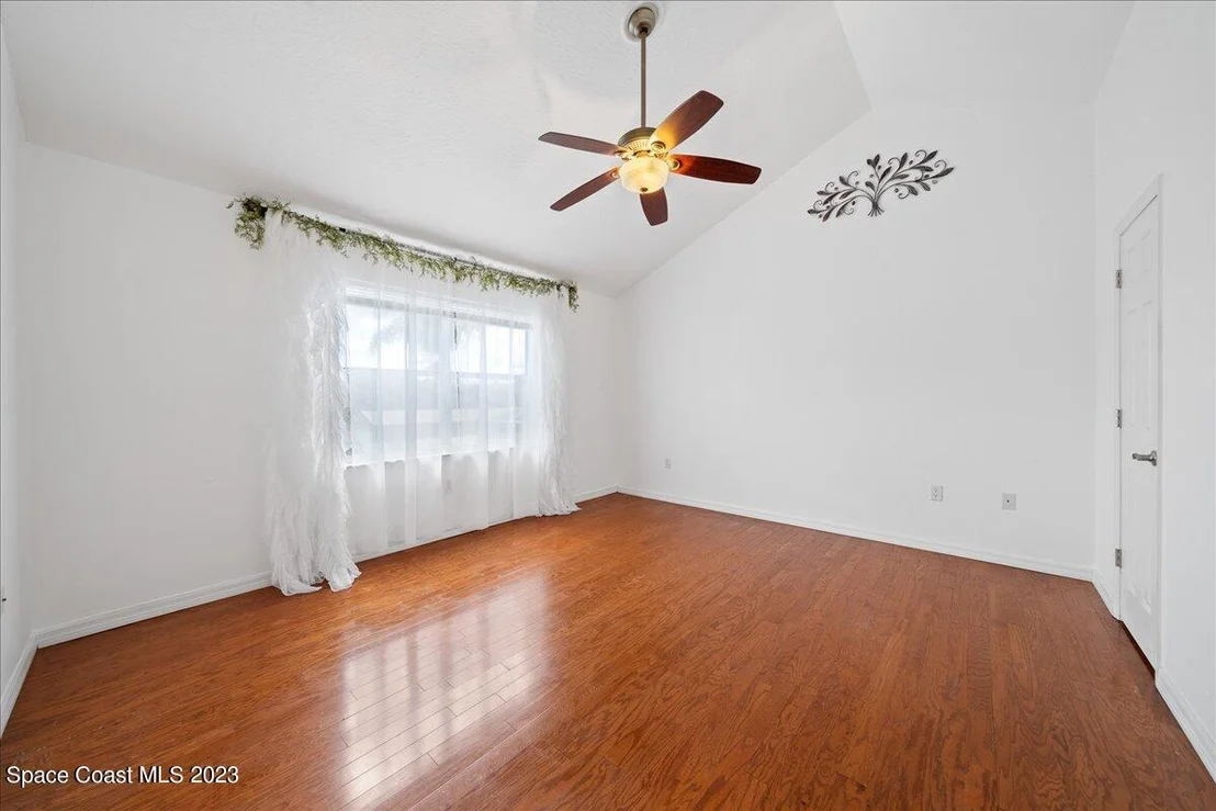 Photo of 1339 Heritage Acres Boulevard