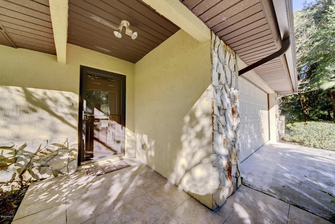 Photo of 1827 S Live Oak Drive