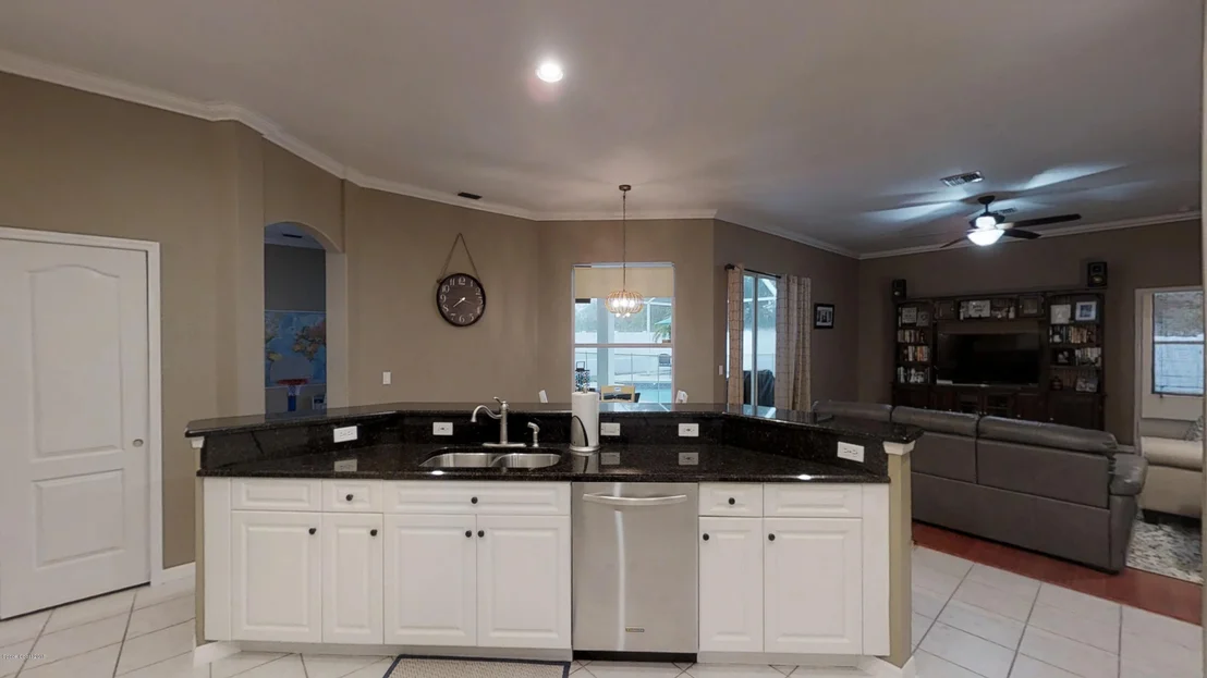 Photo of 975 Carriage Hill Road