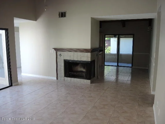 Photo of 335 Mission Oak Drive