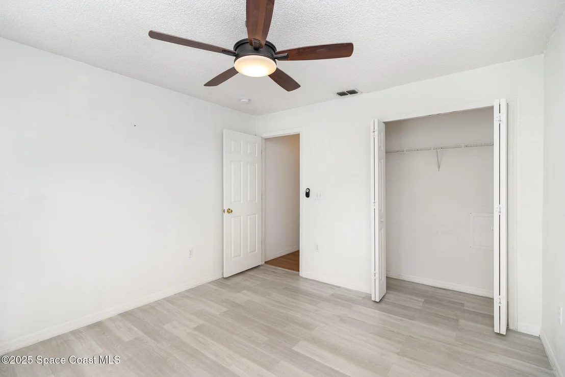 Photo of 6856 Buxton Avenue