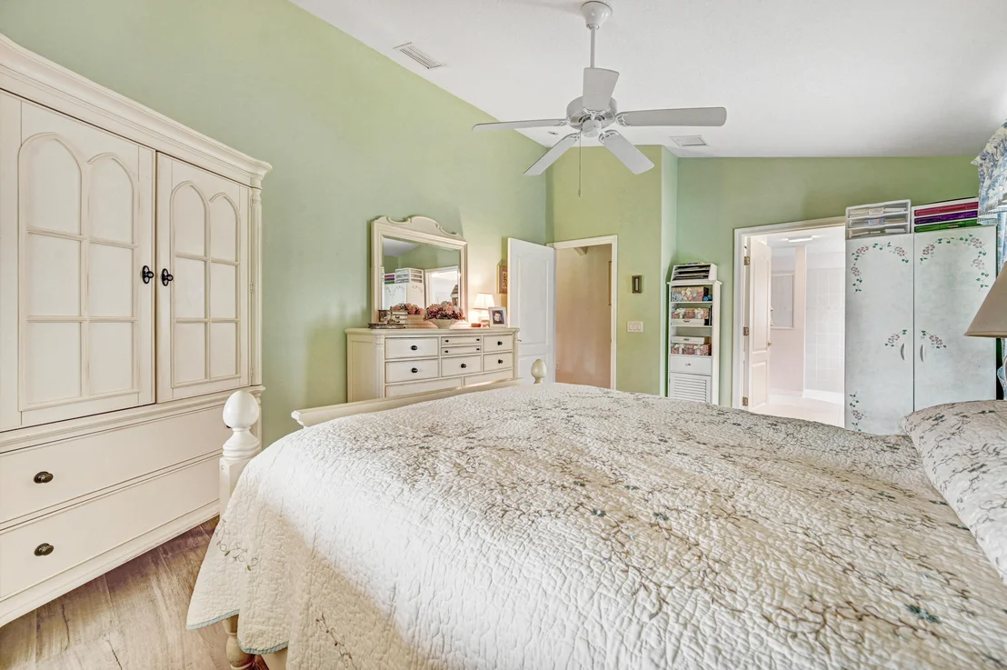 Photo of 6934 Renshaw Drive
