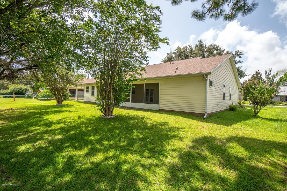 Photo of 1074 Red Bud Circle