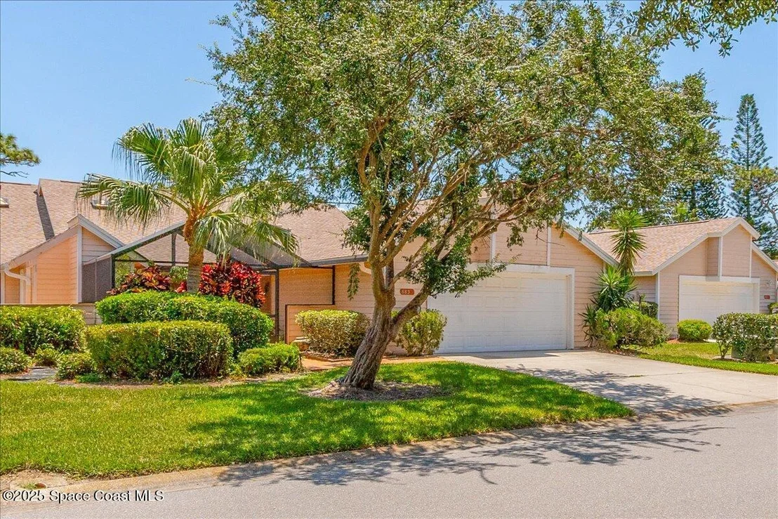 Photo of 883 Ridge Lake Drive
