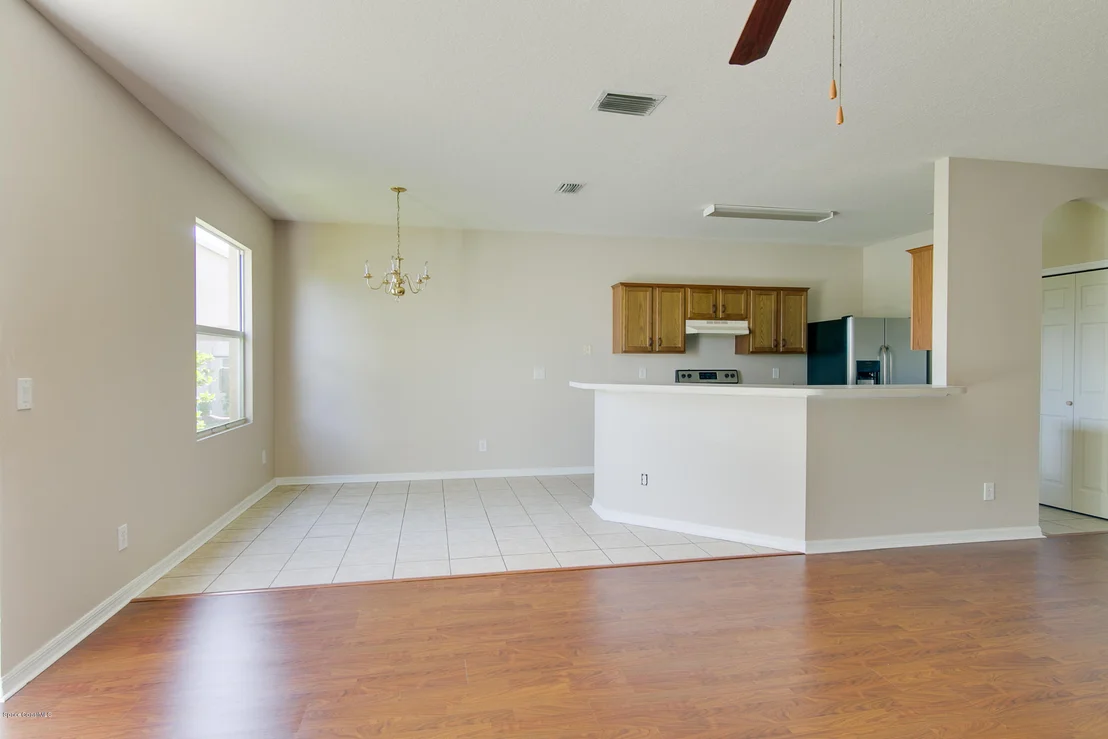 Photo of 621 Cressa Circle