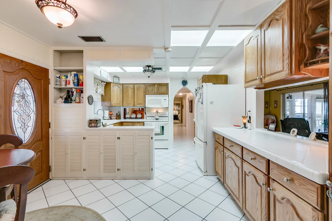 Photo of 821 Heron Road