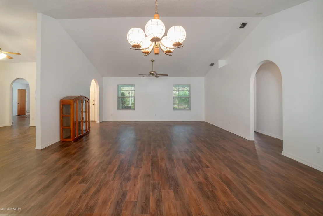 Photo of 720 Central Boulevard