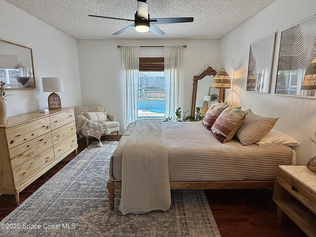 Photo of 1215 Walnut Grove Way
