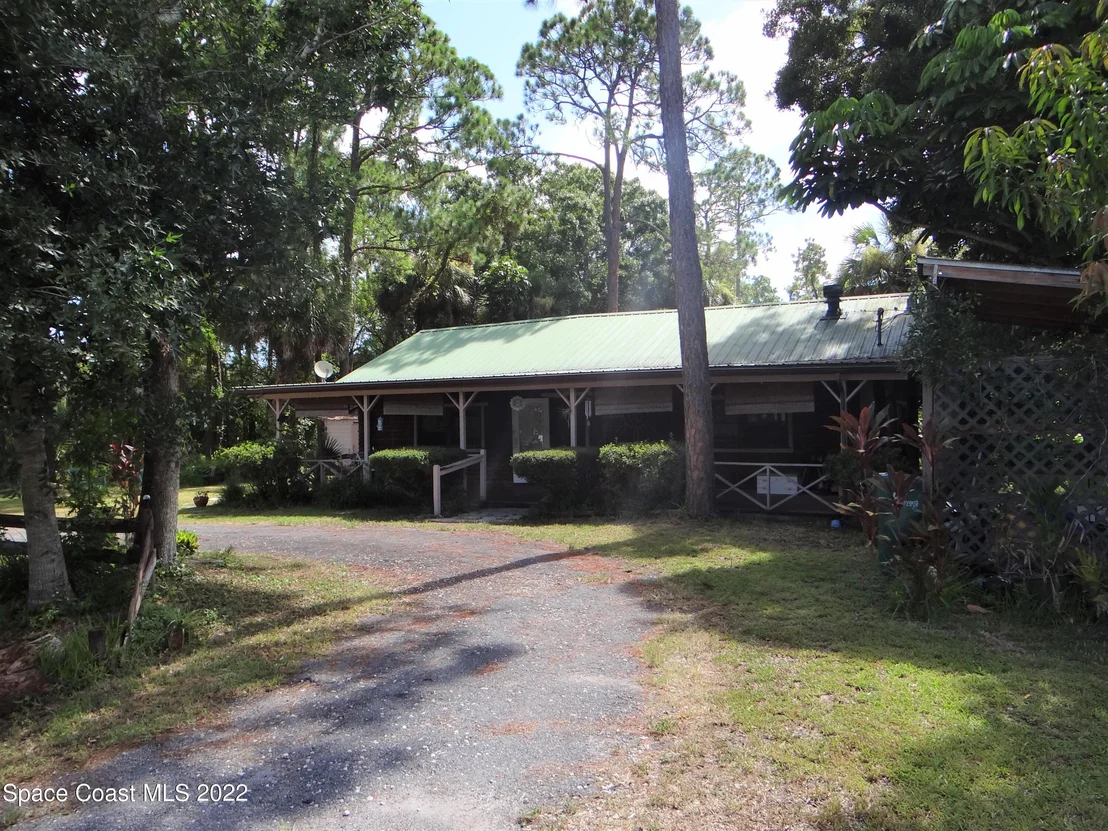 Photo of 690 La Veta Drive