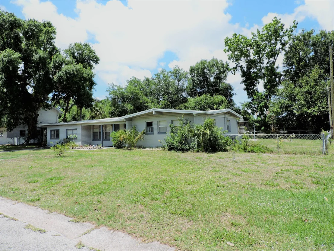 Photo of 1202 Alamanda Lane