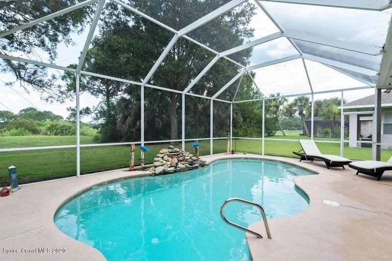 Photo of 1772 Windbrook Drive SE