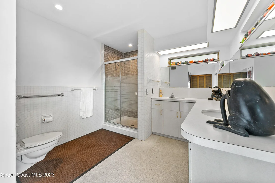 Photo of 598 Seabreeze Drive