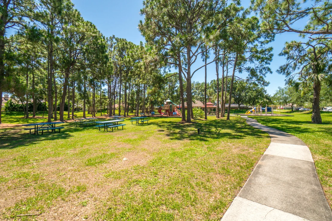 Photo of 552 Glenbrook Circle