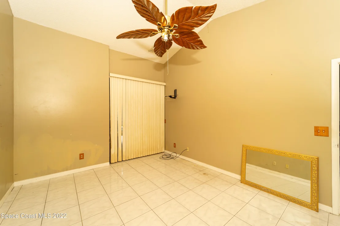 Photo of 5665 Graham Street
