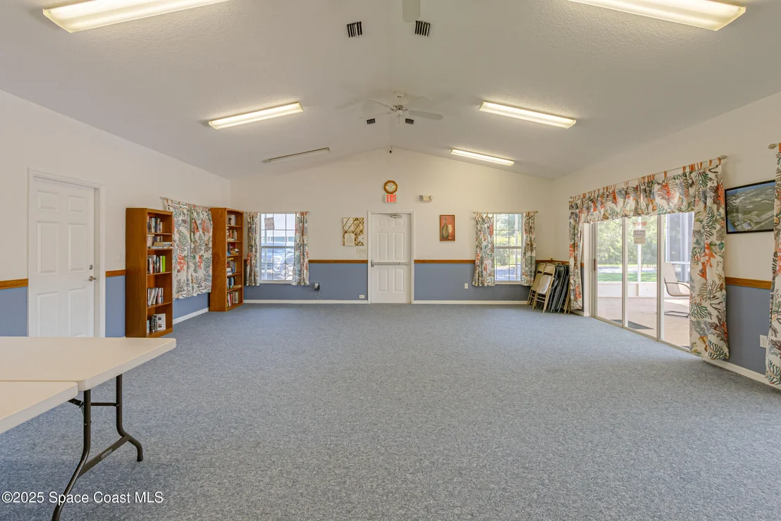 Photo of 1087 Pine Creek Circle NE