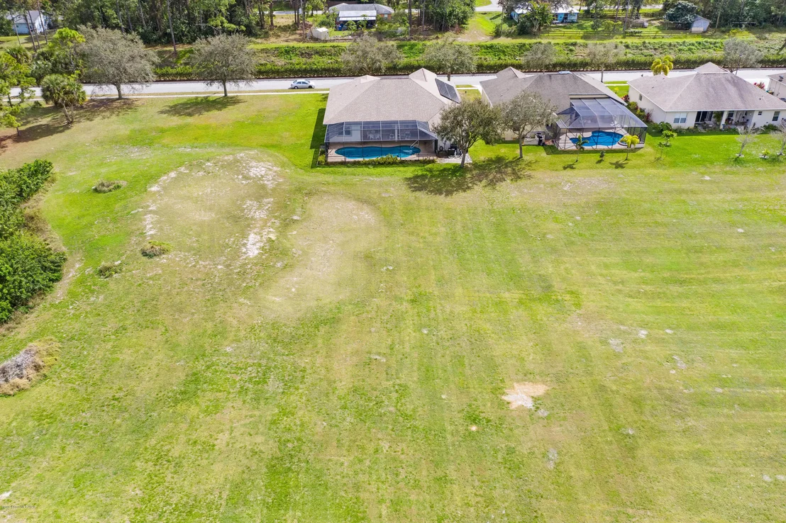 Photo of 1830 Windbrook Drive SE