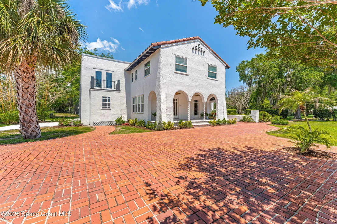 Photo of 121 Circle Drive