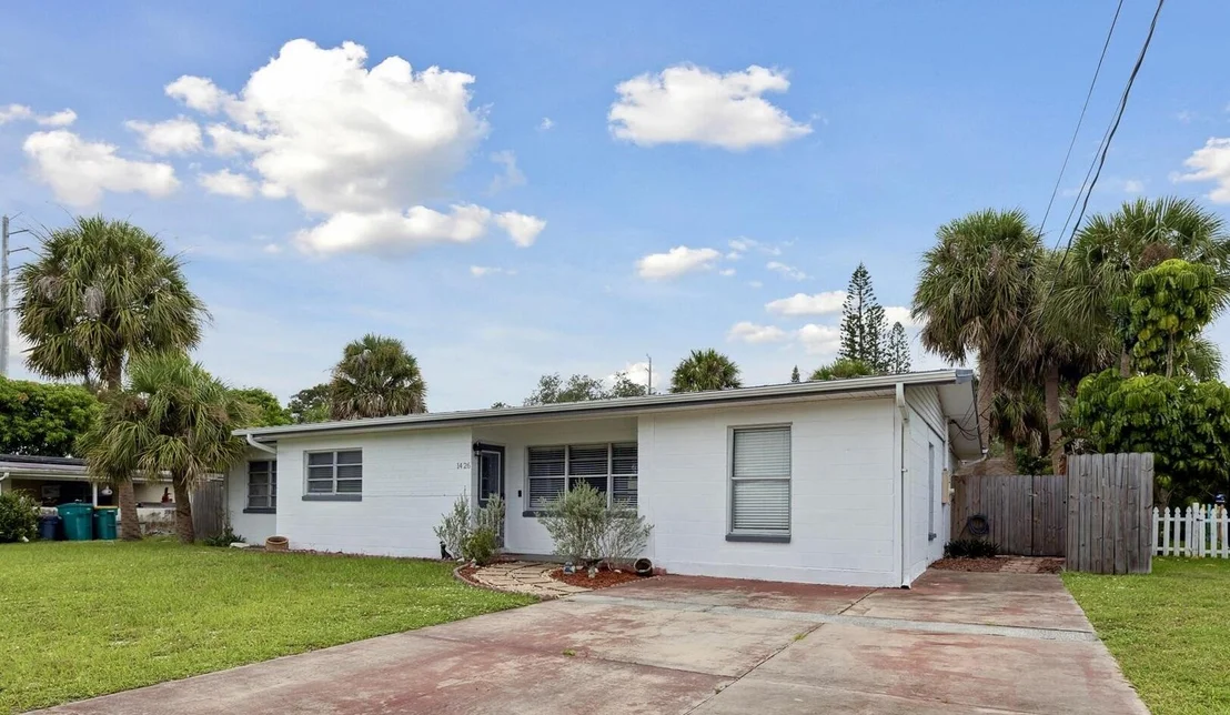 Photo of 1426 Hillcrest Drive