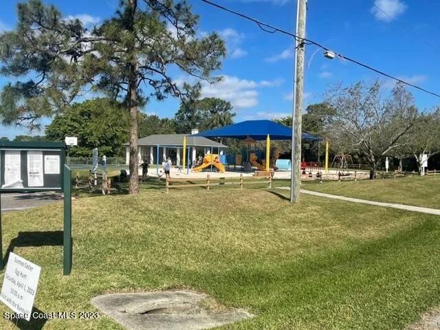 Photo of 537 Crystal Lake Drive