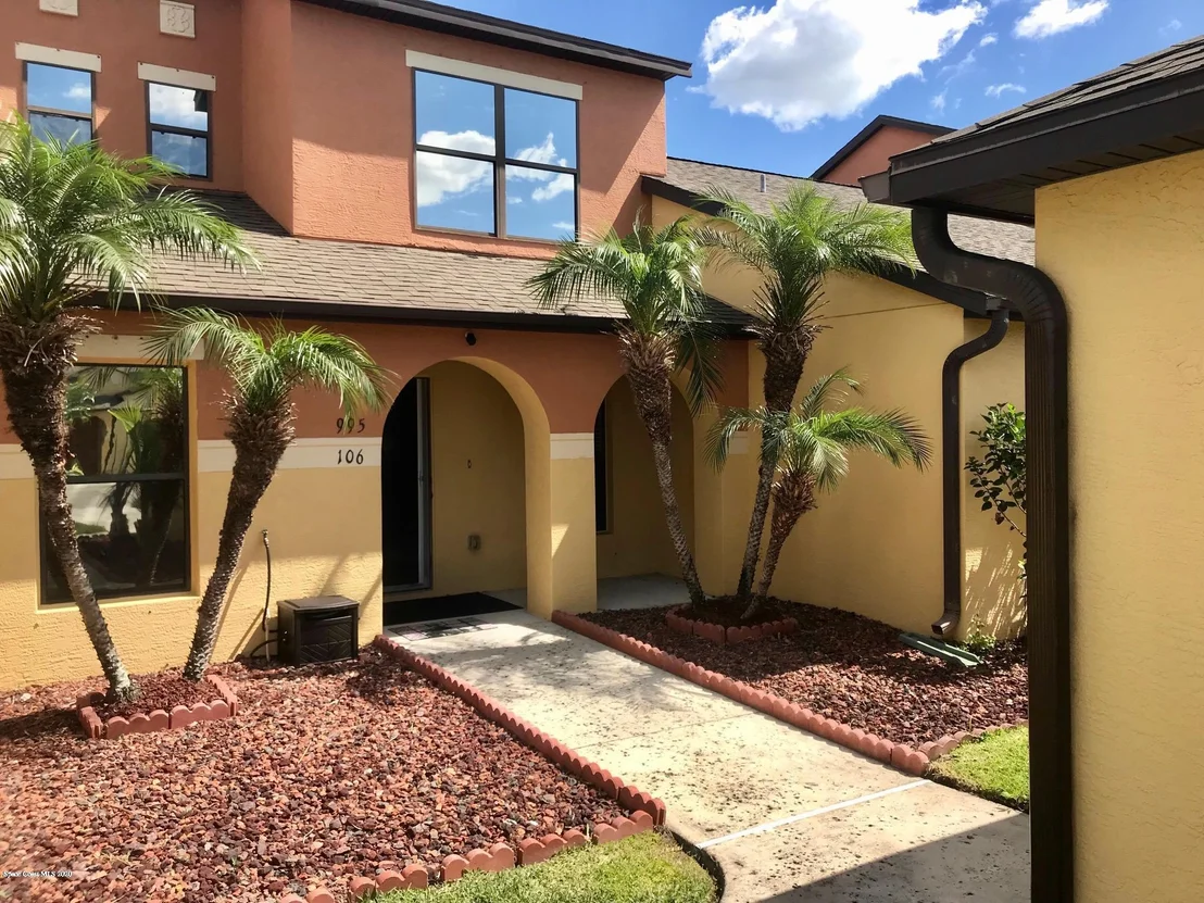 Photo of Unit 106 at 995 Luminary Circle