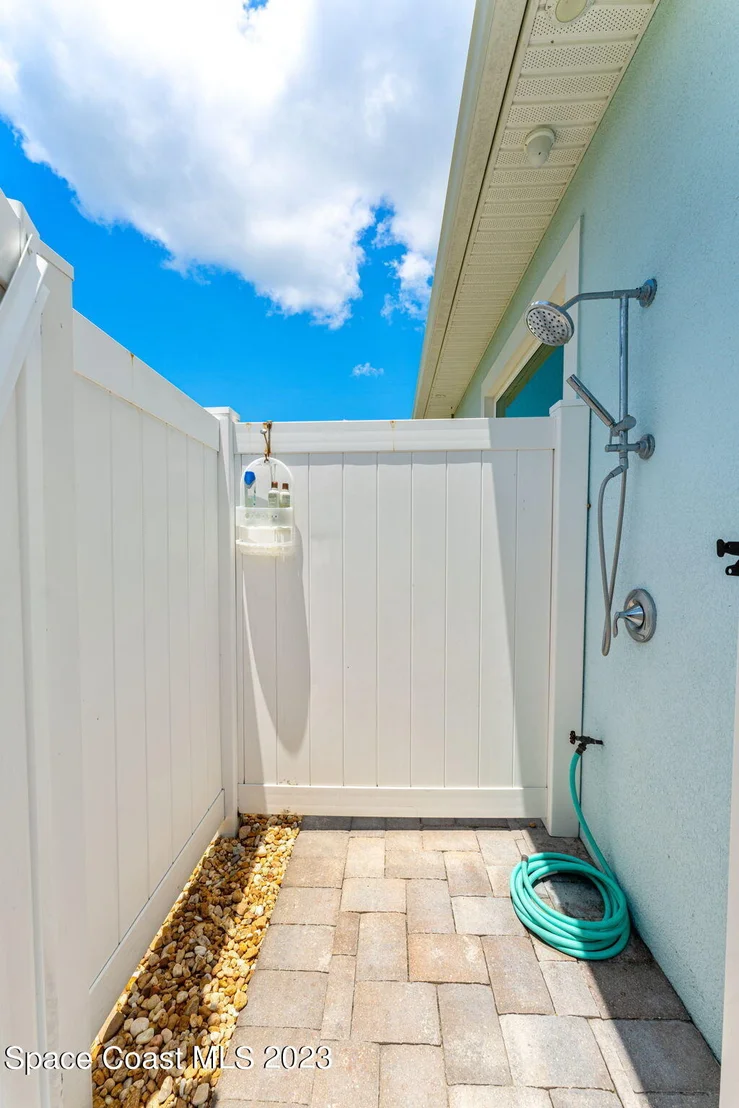 Photo of 6231 Windward Lane