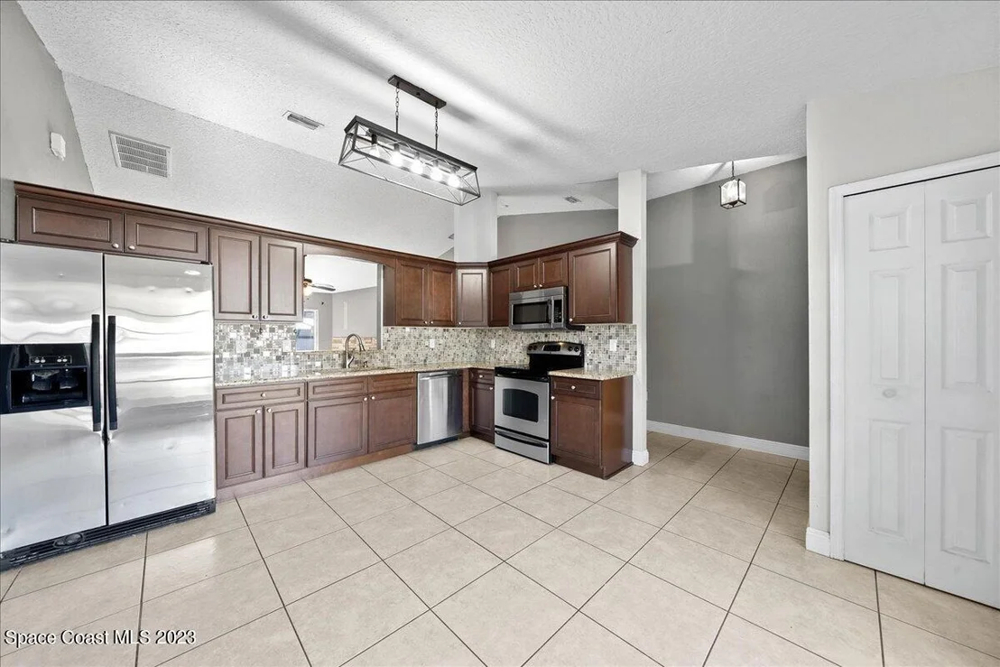 Photo of 6949 Boston Road
