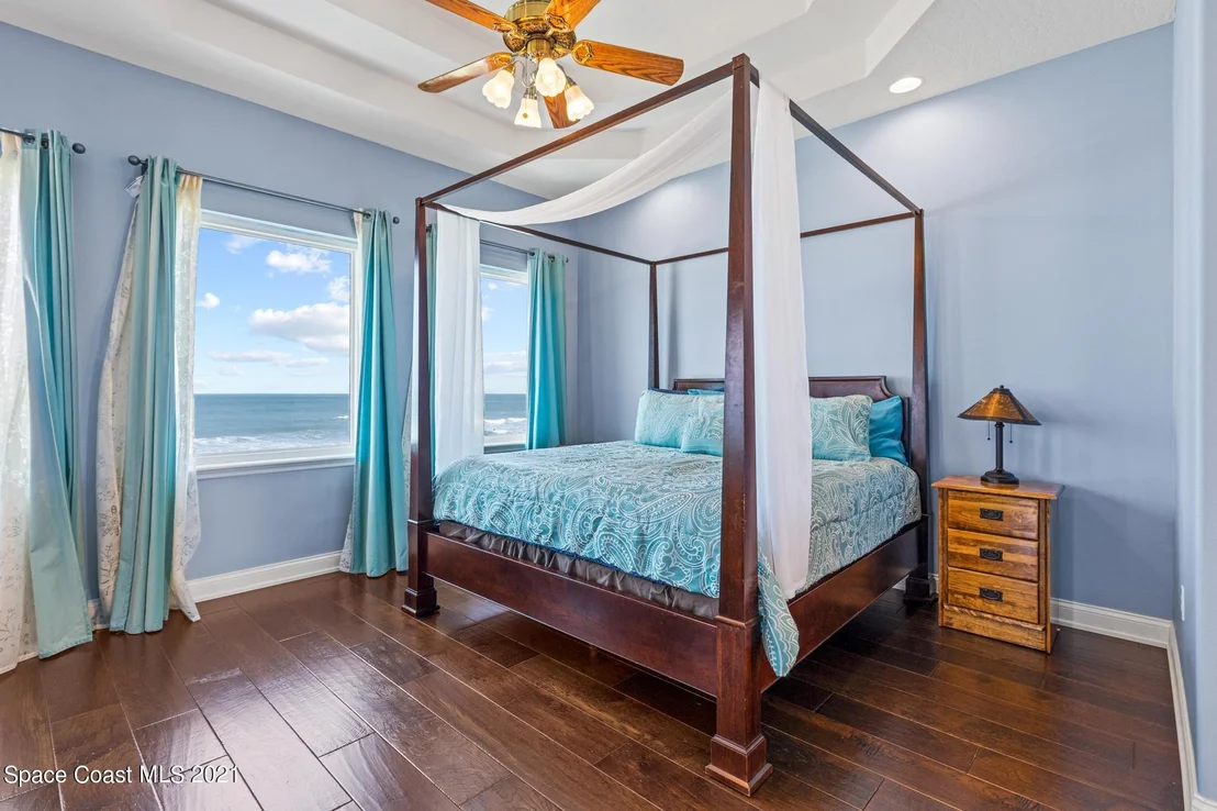 Photo of 735 Beach Street