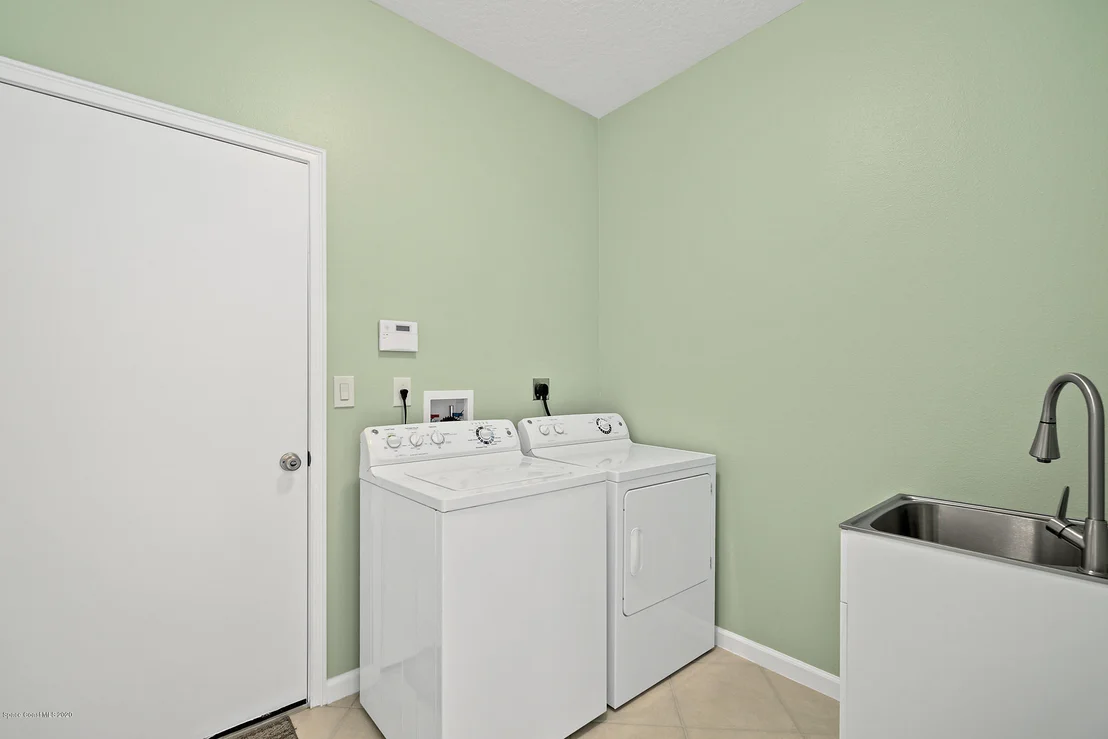 Photo of 6910 Abbeyville Road